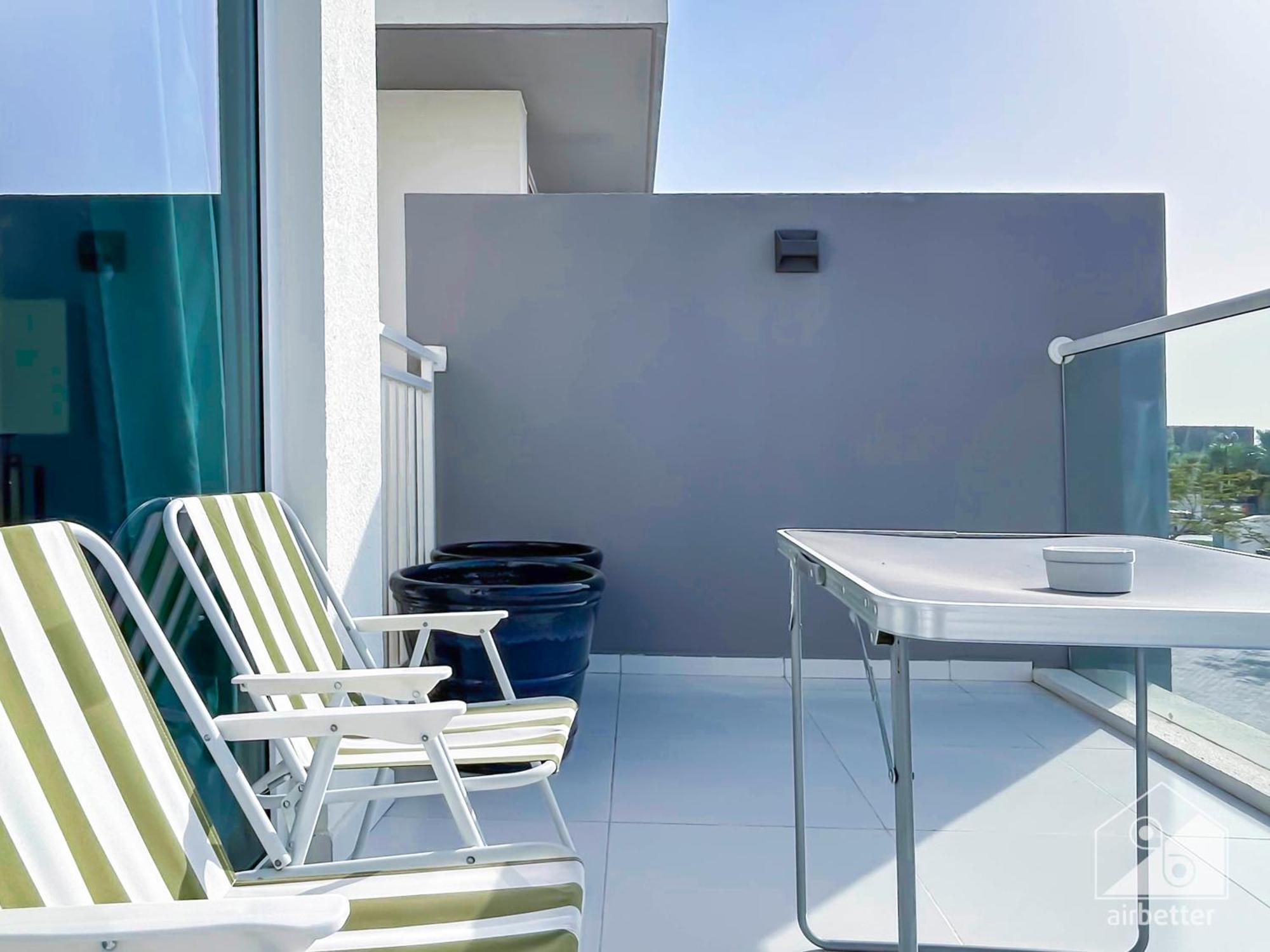 Luxury 3-bedroom Duplex In Damac Hills & Balcony