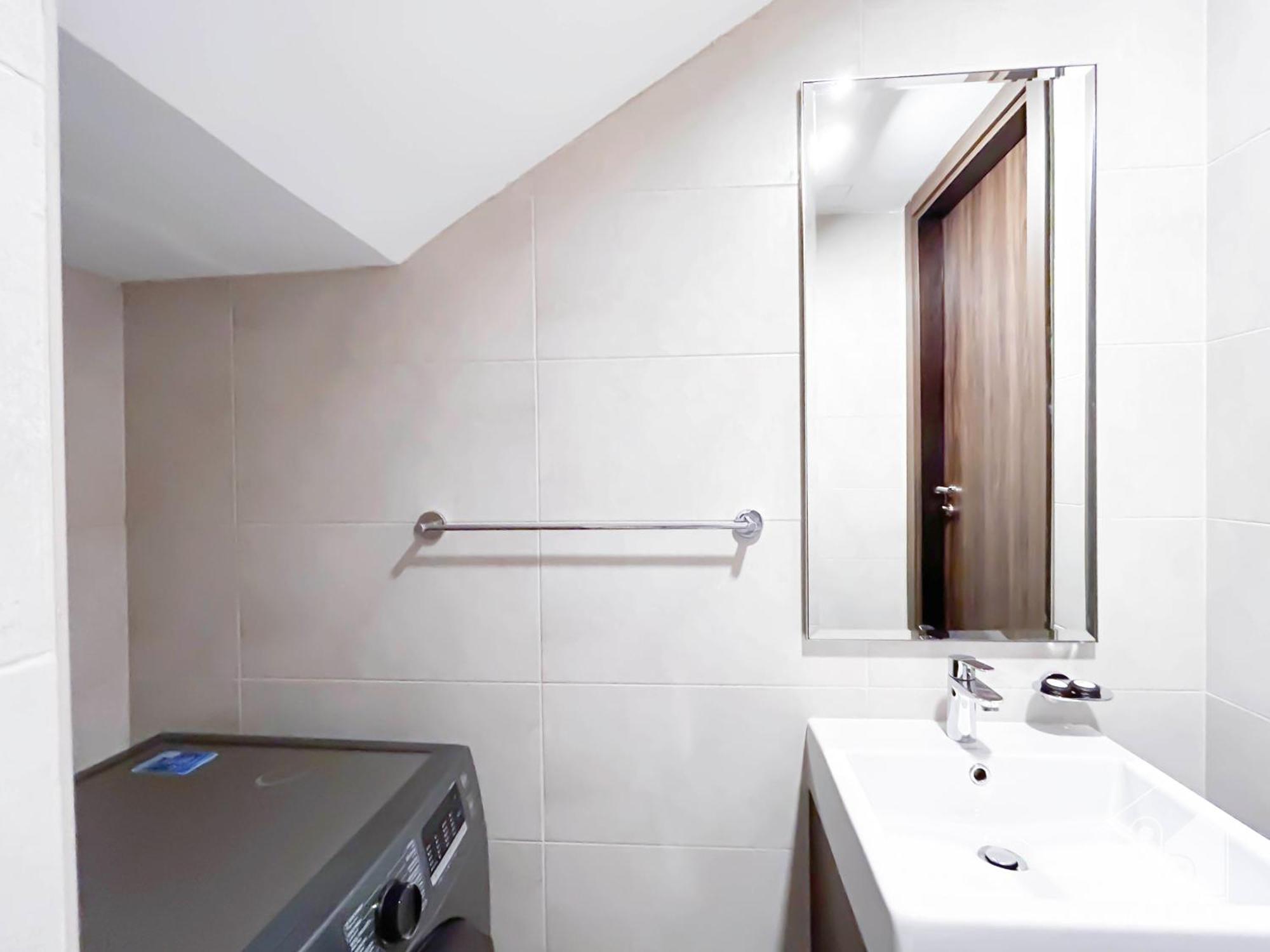 Luxury 3-bedroom Duplex In Damac Hills & Balcony Apartment *